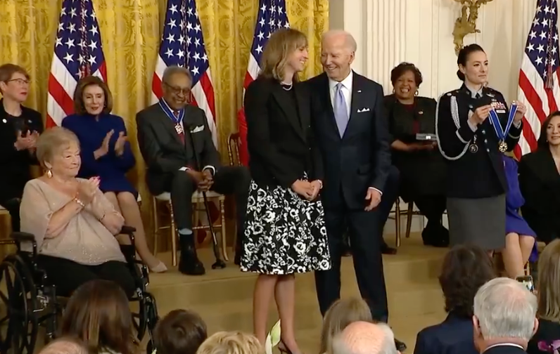 Scopri di più sull'articolo Joe Biden conferisce la “Presidential Medal of Freedom” a Katie Ledecky.